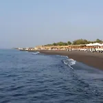 Santorini Pleasure 招待所 佩里萨