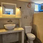 Santorini Pleasure 招待所 3*