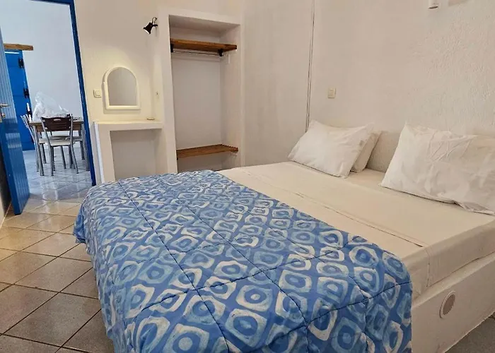 Santorini Pleasure 게스트하우스 3*