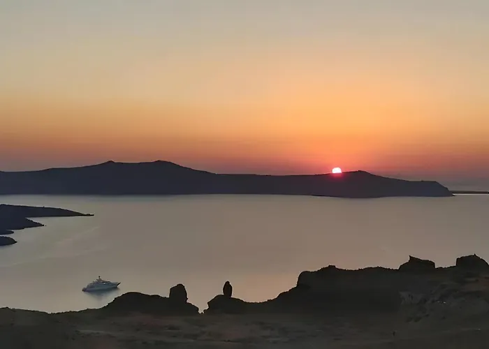 Santorini Pleasure 게스트하우스 3*