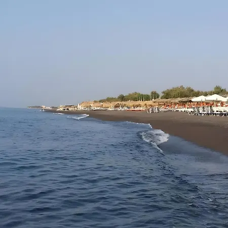 Santorini Pleasure بيت ضيافة بيريسا