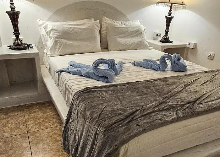 بيت ضيافة Santorini Pleasure 3*