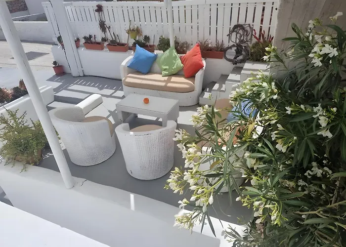 Santorini Pleasure بيت ضيافة بيريسا