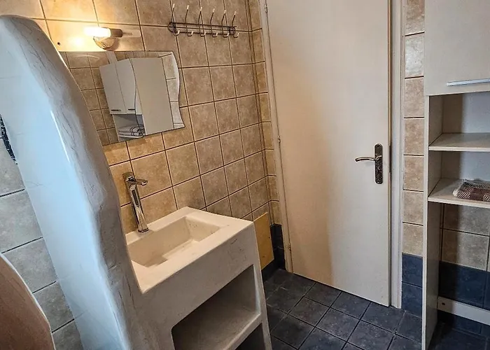 Santorini Pleasure بيريسا