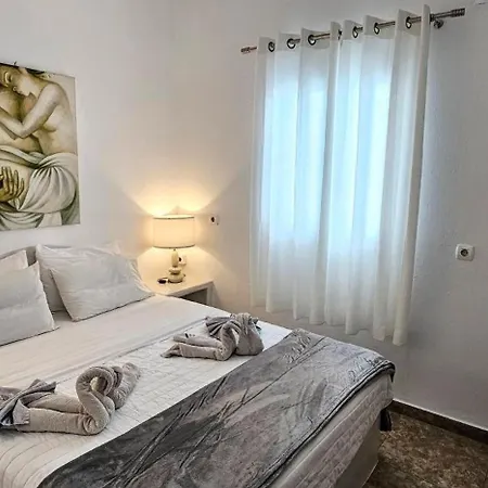 Santorini Pleasure 3*