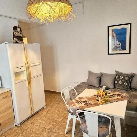 Santorini Pleasure 3* Perissa (Santorini)