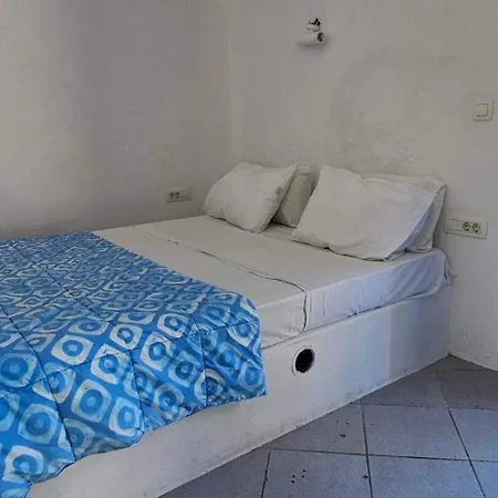 Santorini Pleasure * Perissa (Santorini)