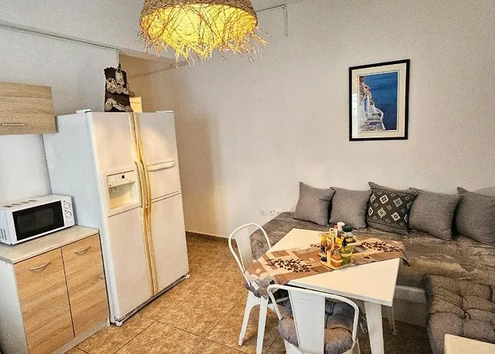 Santorini Pleasure 3* ペリッサ