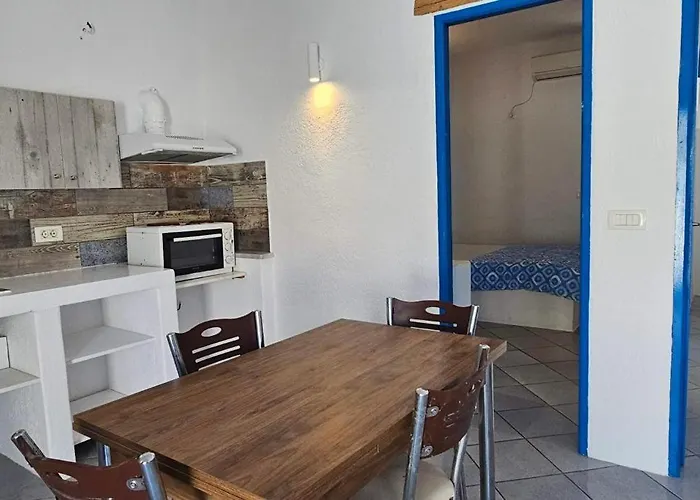 Santorini Pleasure 3* Perissa (Santorini)