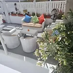 Santorini Pleasure Pensjonat Perissa (Santorini)