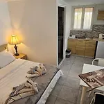 Santorini Pleasure 3* Perissa (Santorini)