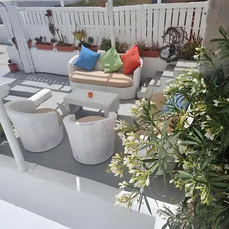 Santorini Pleasure Vendégház Perísza
