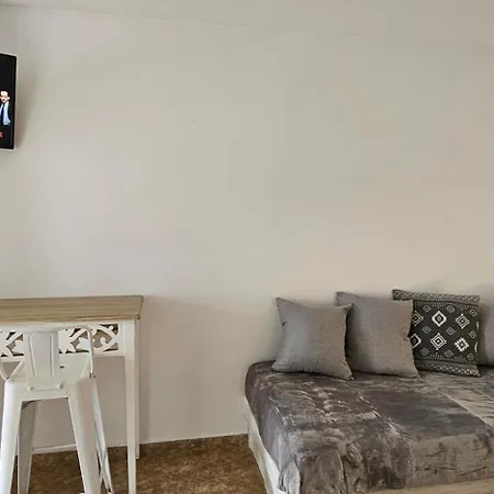 Santorini Pleasure 3* Perissa (Santorini)