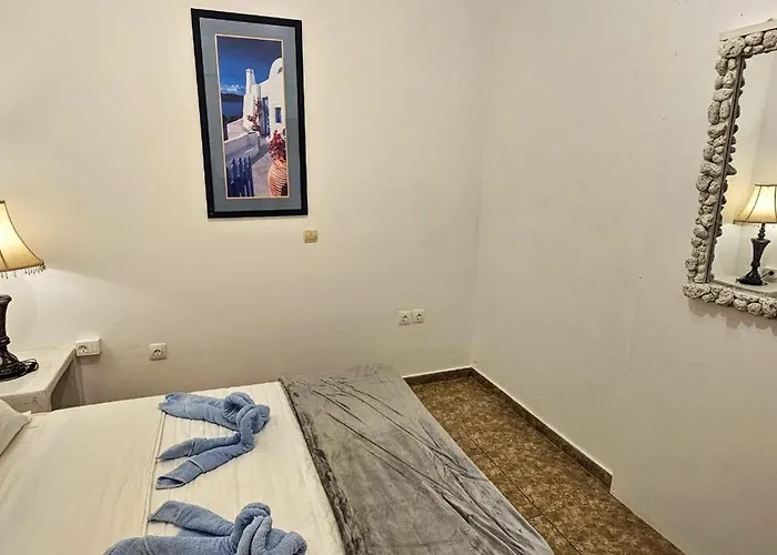 Santorini Pleasure בית הארחה