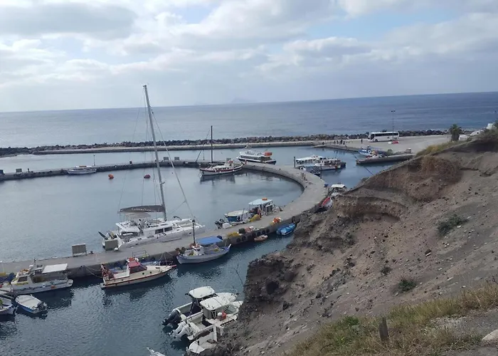 Santorini Pleasure בית הארחה 3*