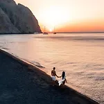 Santorini Pleasure