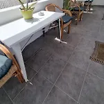 Santorini Pleasure Πανσιόν 3*
