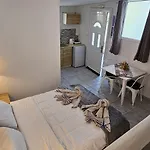 Santorini Pleasure 3* Περίσσα